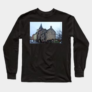 Street scene in Edinburgh, Scotland Long Sleeve T-Shirt